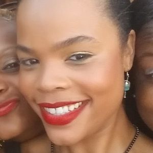 Meet your Posher, Leondra